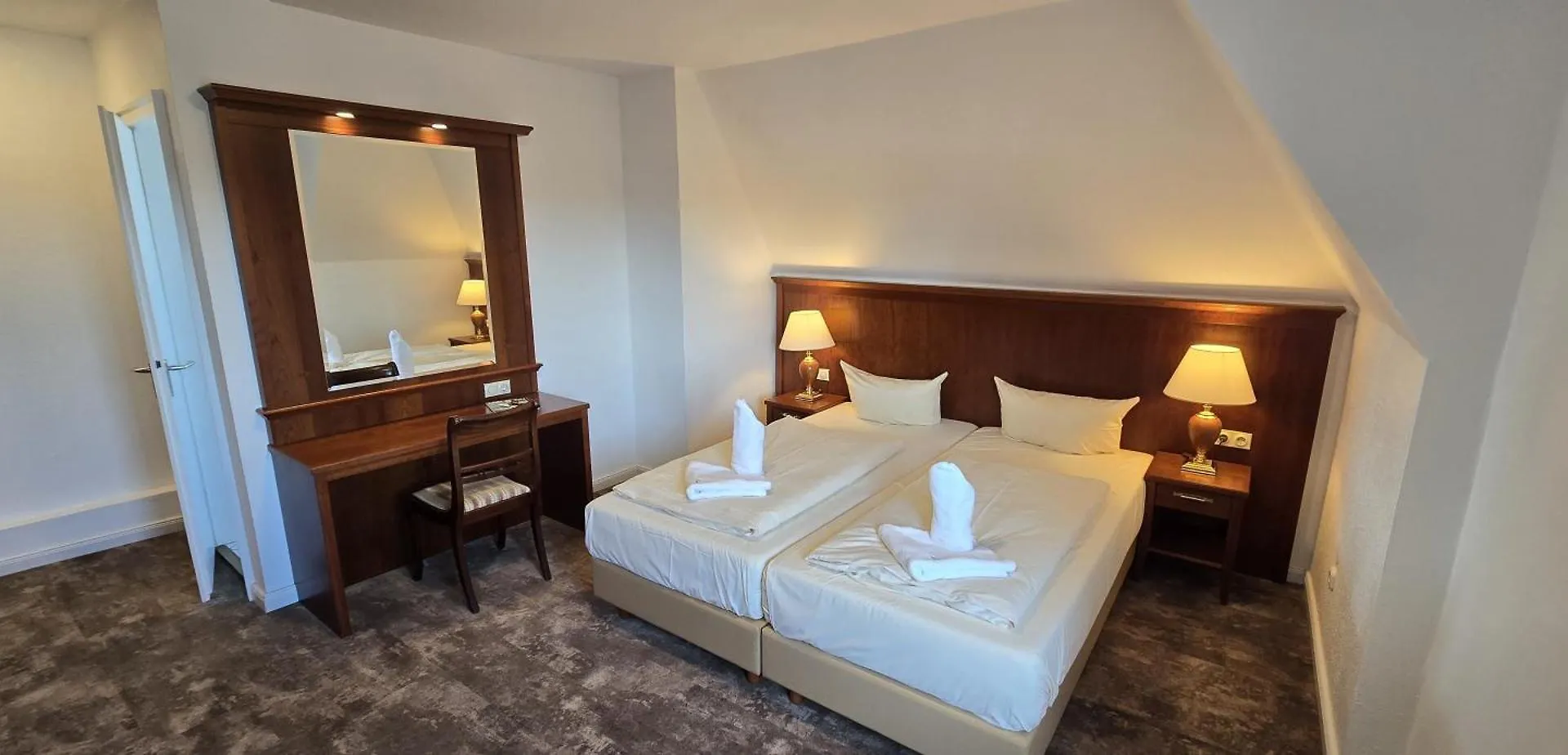 Hotel Kaiserhof Lubecca 3*,  Germania